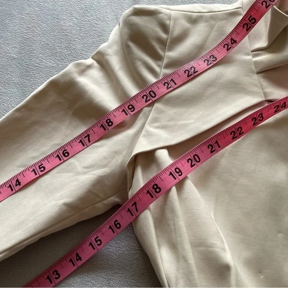 Giorgio Armani Cream Trench Coat - Picture 16 of 16